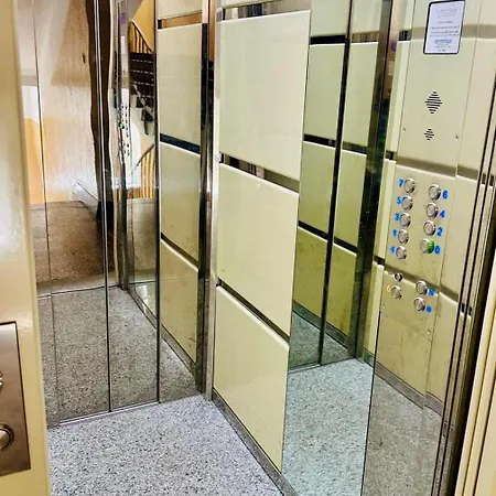 Apartment Centre Jakubovo, 5min Walk To Nivy Station, 12min Drive From Airport