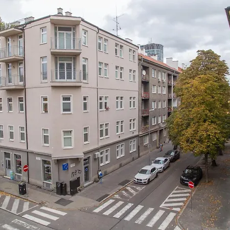 Apartment Centre Jakubovo, 5min Walk To Nivy Station, 12min Drive From Airport *