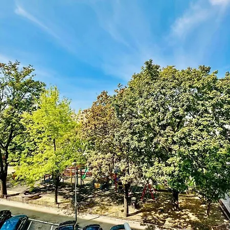 Centre Jakubovo, 5min Walk To Nivy Station, 12min Drive From Airport Apartment Bratislava