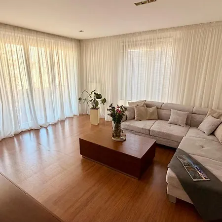 Centre Jakubovo, 5min Walk To Nivy Station, 12min Drive From Airport ברטיסלאבה