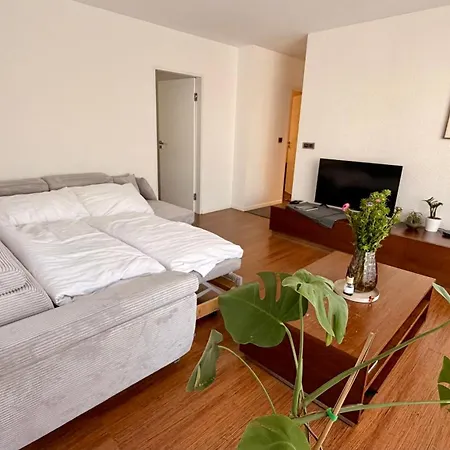 דירה Centre Jakubovo, 5min Walk To Nivy Station, 12min Drive From Airport